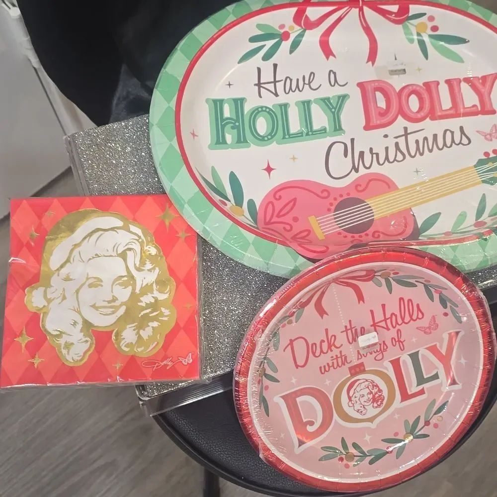 Dolly Parton Holly Dolly Christmas Plates‎ & Napkins
